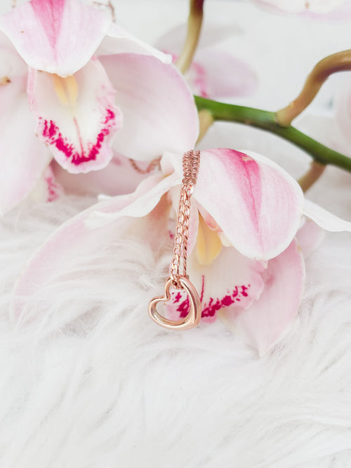 Delicate Heart Pendant Necklace